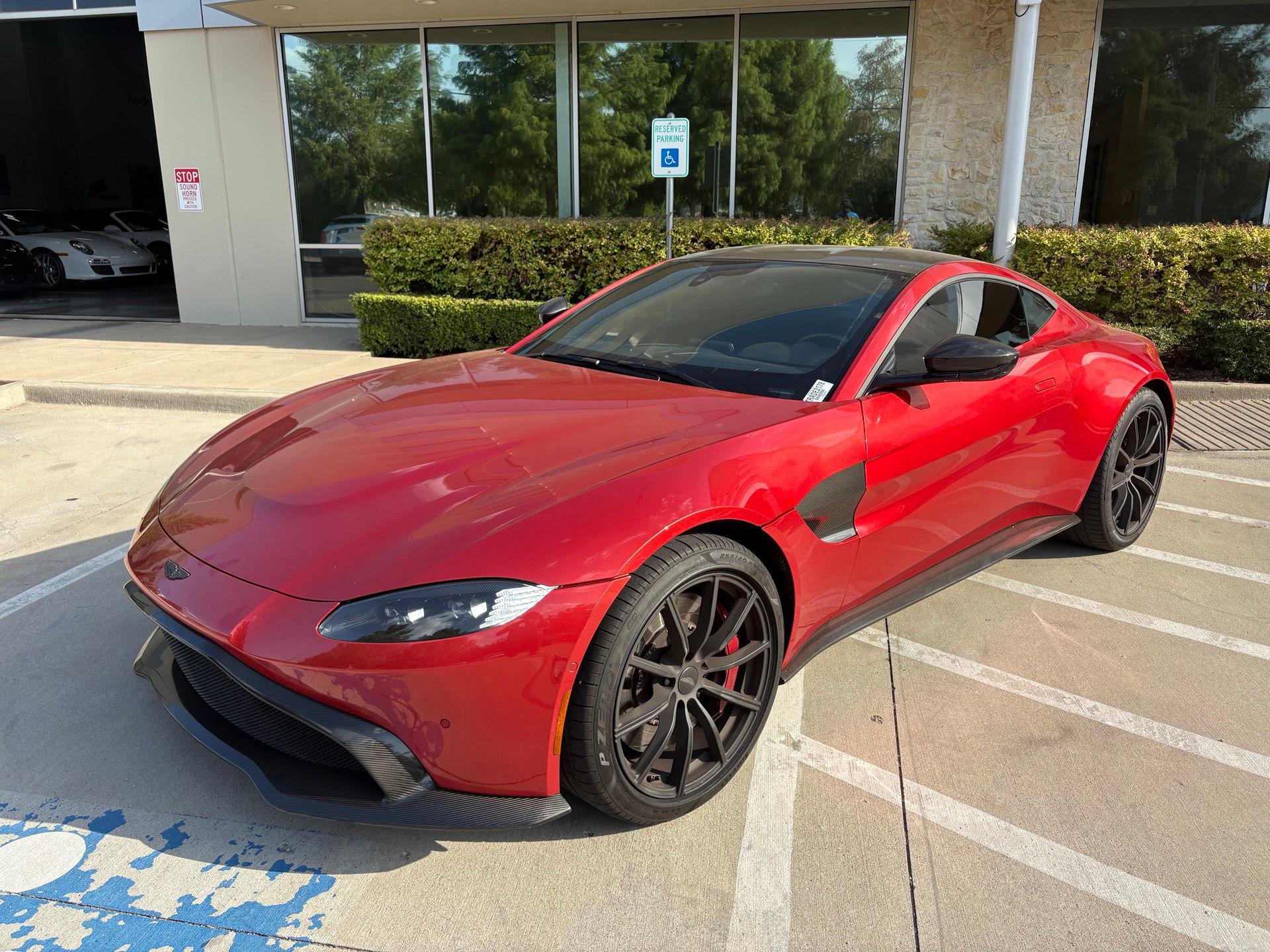 /2019 Aston-Martin Vantage