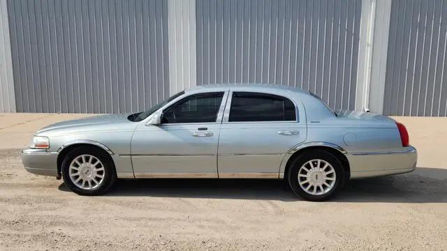 2007 Lincoln Town Car Signature for sale in Fort Atkinson, WI