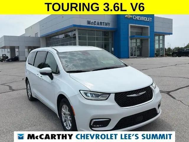 2023 Chrysler Pacifica Touring L for sale in Lee's Summit, MO