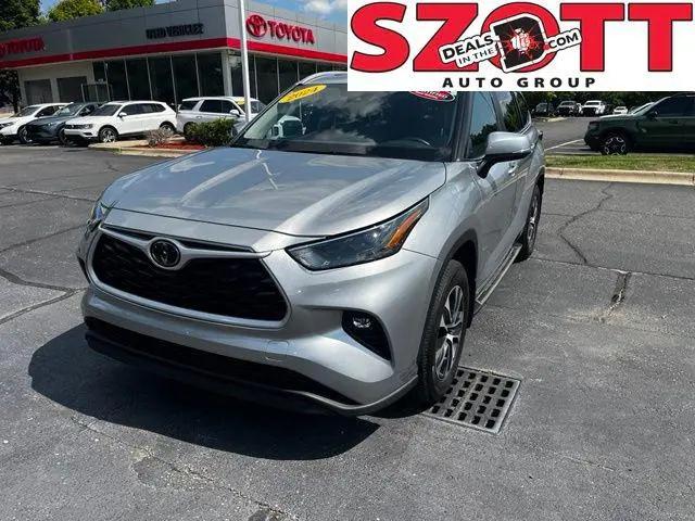 2024 Toyota Highlander XLE for sale in Waterford, MI