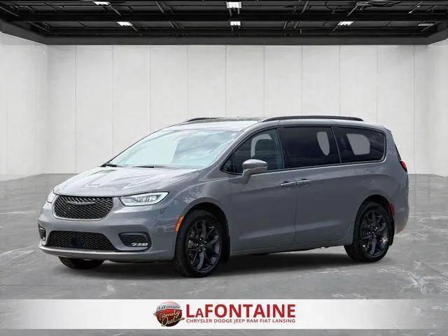 2022 Chrysler Pacifica Touring L AWD for sale in Lansing, MI
