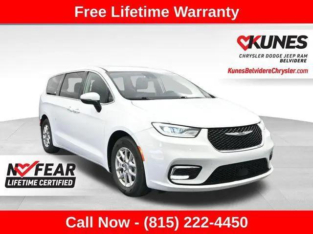 2023 Chrysler Pacifica Touring L for sale in Belvidere, IL