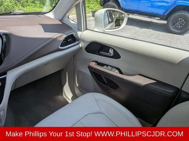 2021 Chrysler Pacifica Touring L