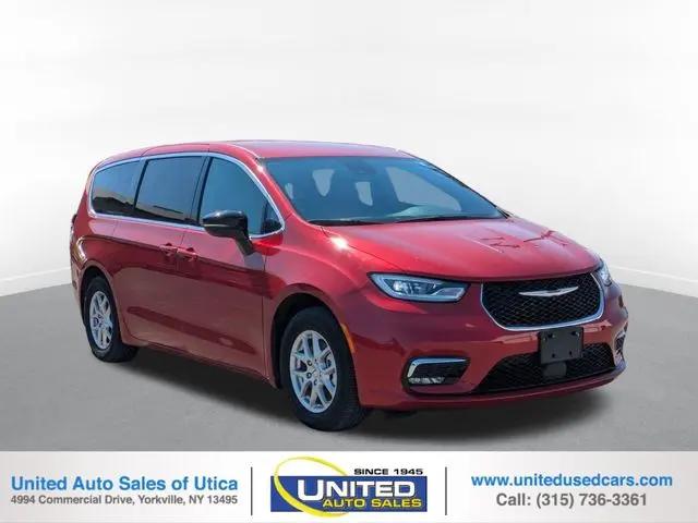2025 Chrysler Pacifica Select for sale in Yorkville, NY