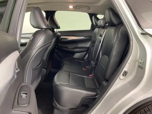 2021 INFINITI QX50 LUXE