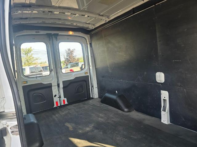 2015 Ford Transit 148 WB Medium Roof Cargo