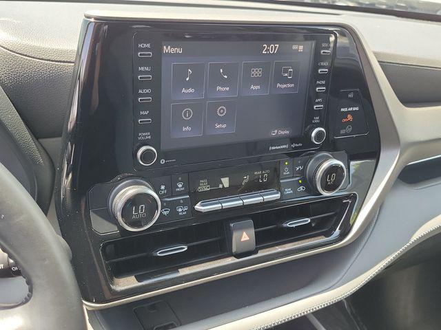 2021 Toyota Highlander LE