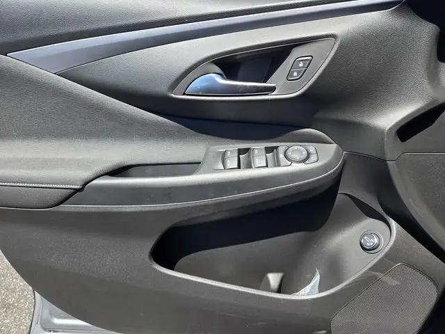 2026 Buick NV Preferred FWD