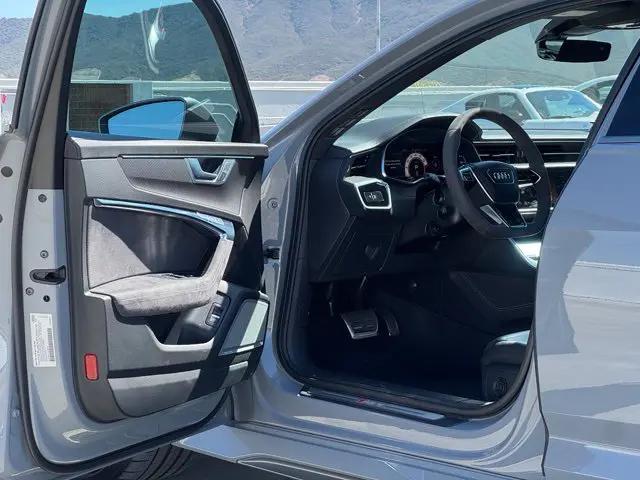 2025 Audi RS 6 Avant Performance quattro tiptronic