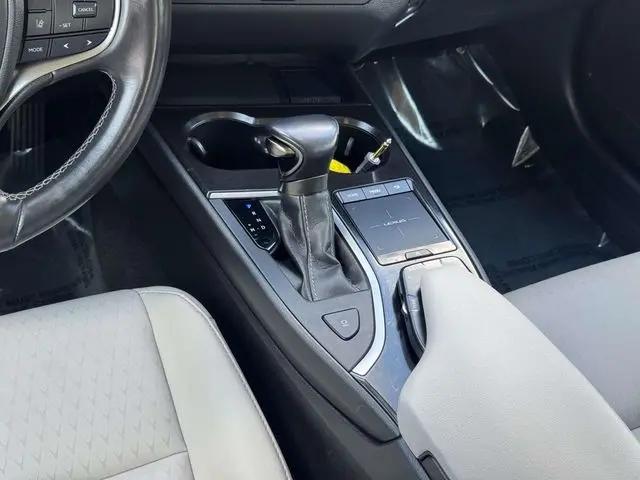 2021 Lexus UX 200 UX 200