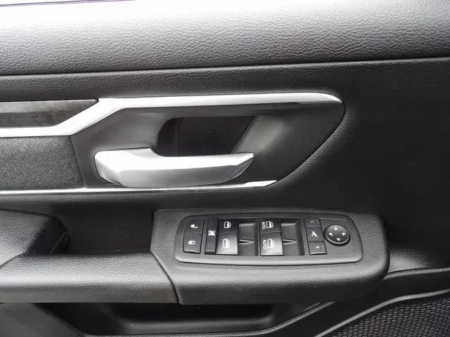 2020 Ram 1500 Big Horn Crew Cab 4x4 57 Box