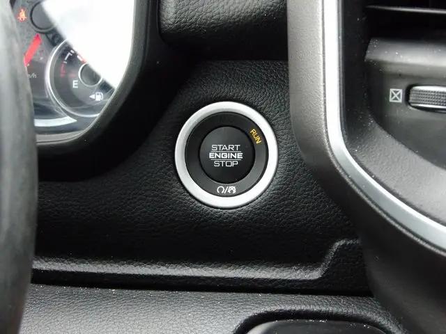 2020 Ram 1500 Big Horn Crew Cab 4x4 57 Box
