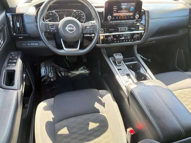 2024 Nissan Pathfinder SV FWD