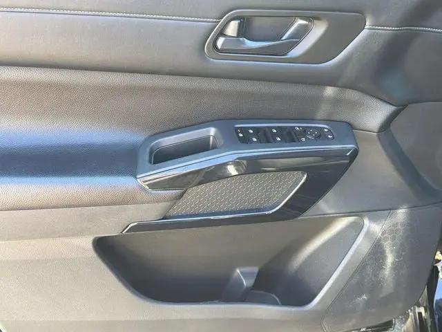 2024 Nissan Pathfinder SV FWD