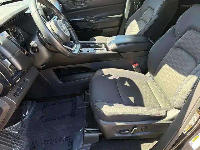 2024 Nissan Pathfinder SV FWD
