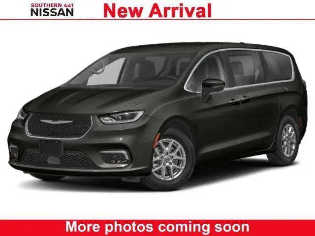 2023 Chrysler Pacifica Touring L for sale in Royal Palm Beach, FL