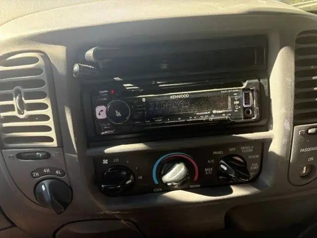 2002 Ford F-150 Lariat