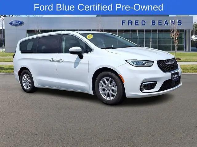 2023 Chrysler Pacifica Touring L for sale in Newtown, PA