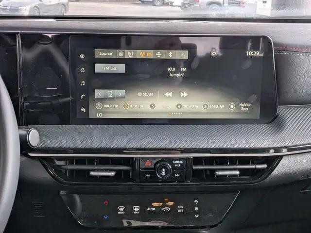 2025 Nissan Kicks SR Intelligent AWD