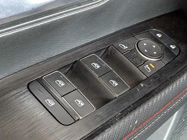 2025 Nissan Kicks SR Intelligent AWD
