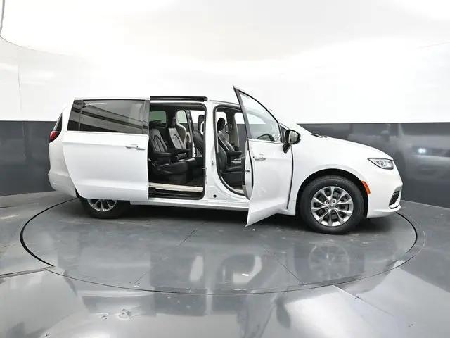 2023 Chrysler Pacifica Touring L AWD