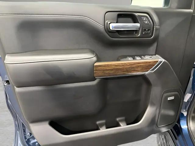 2021 Chevrolet Silverado 1500 2WD Crew Cab Short Bed High Country