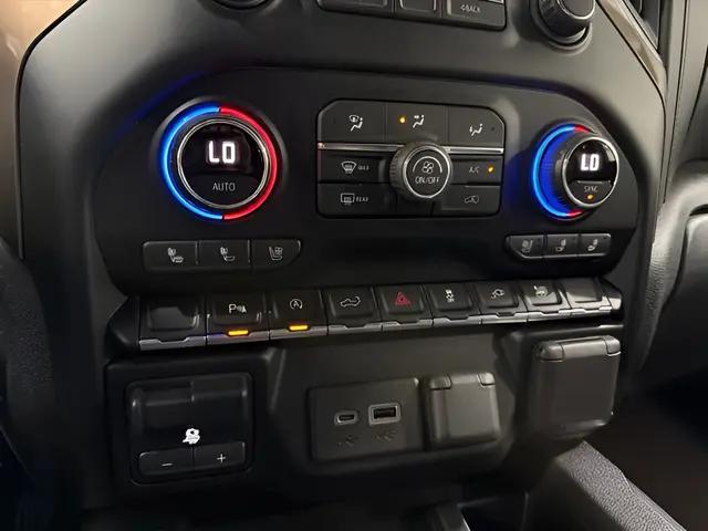 2021 Chevrolet Silverado 1500 2WD Crew Cab Short Bed High Country