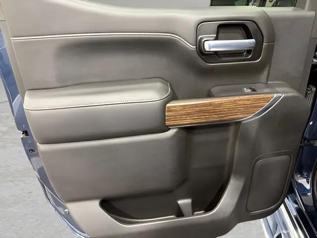 2021 Chevrolet Silverado 1500 2WD Crew Cab Short Bed High Country