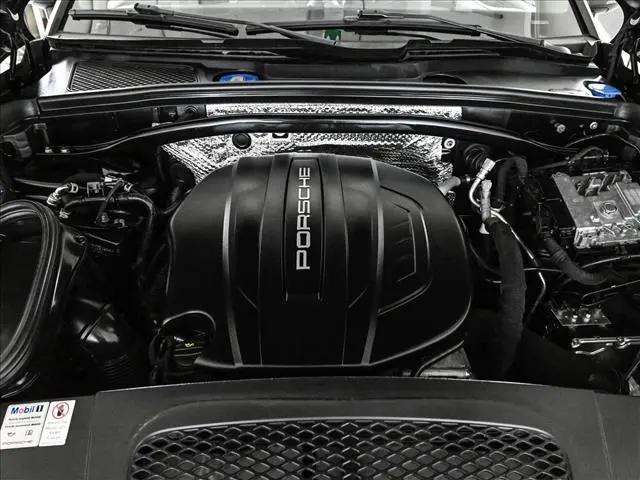 2019 Porsche Macan Macan
