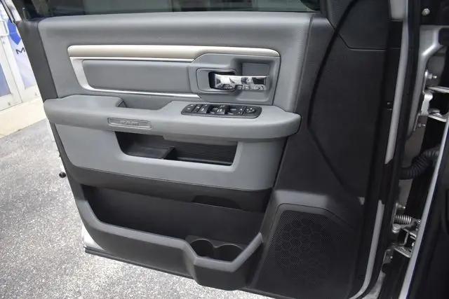 2017 Ram 1500 Big Horn Crew Cab 4x4 57 Box