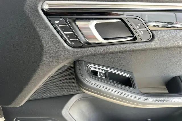 2023 Porsche Macan S