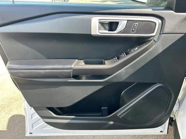 2023 Ford Explorer Base