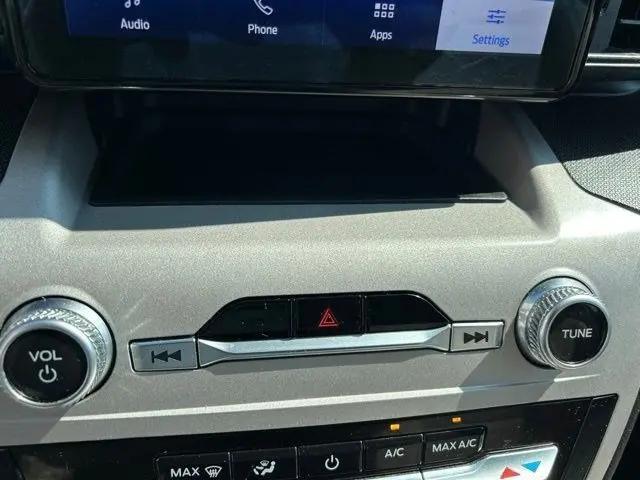 2023 Ford Explorer Base
