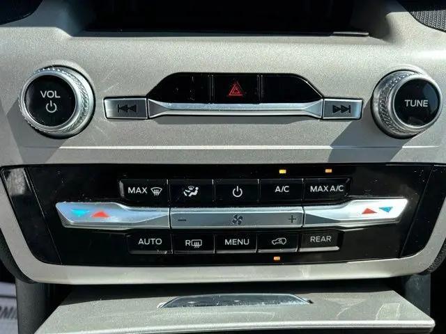 2023 Ford Explorer Base