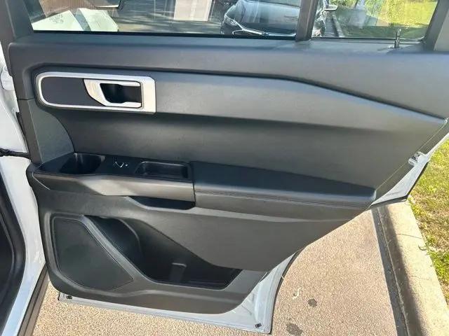 2023 Ford Explorer Base