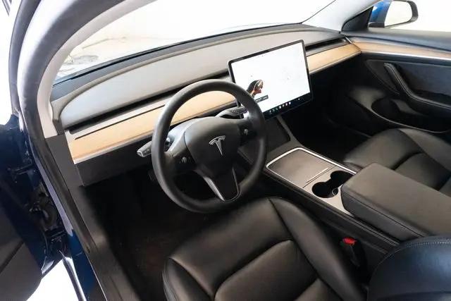 2021 Tesla Model 3 Standard Range Plus Rear-Wheel Drive