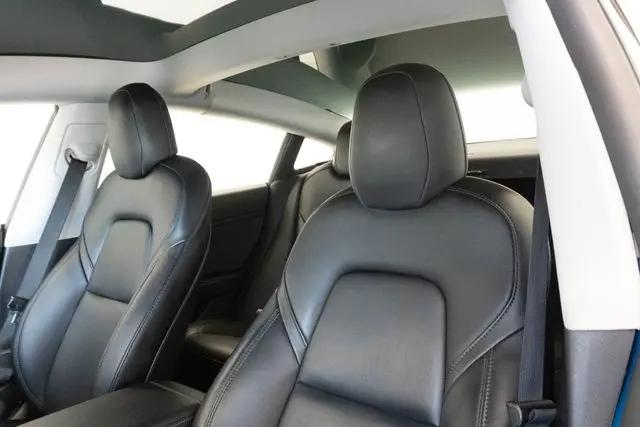 2021 Tesla Model 3 Standard Range Plus Rear-Wheel Drive