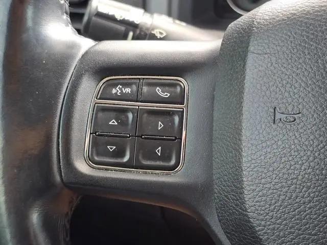 2017 Ram 1500 Big Horn Crew Cab 4x4 5'7" Box