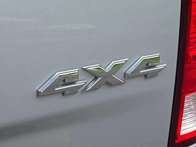 2017 Ram 1500 Big Horn Crew Cab 4x4 5'7" Box