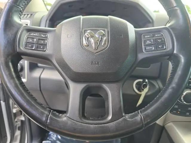 2017 Ram 1500 Big Horn Crew Cab 4x4 5'7" Box