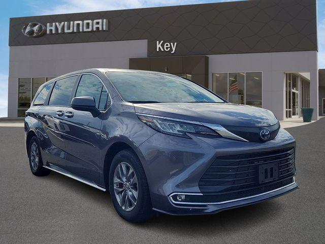 2023 Toyota Sienna XLE for sale in Salem, NH