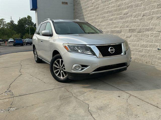 2014 Nissan Pathfinder SV for sale in Flint, MI