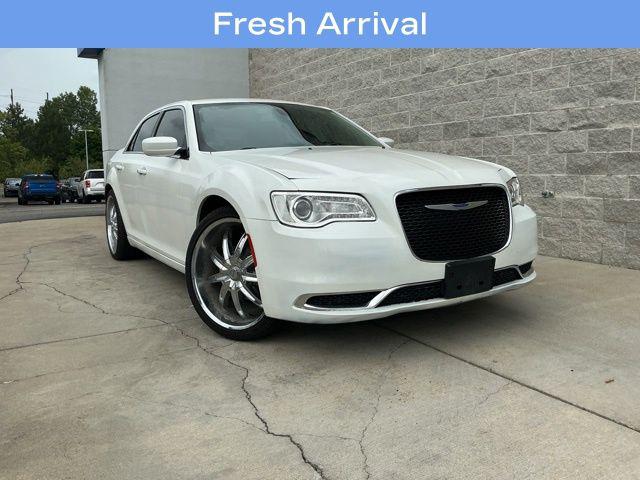 2019 Chrysler 300 Touring for sale in Flint, MI