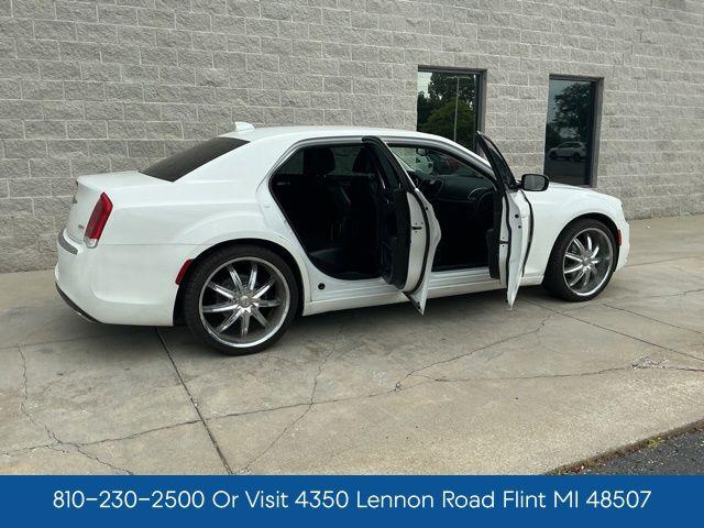2019 Chrysler 300 Touring