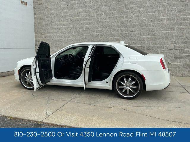 2019 Chrysler 300 Touring