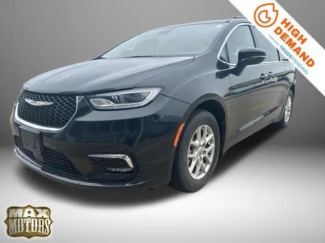 2022 Chrysler Pacifica Touring L for sale in Clinton, MO