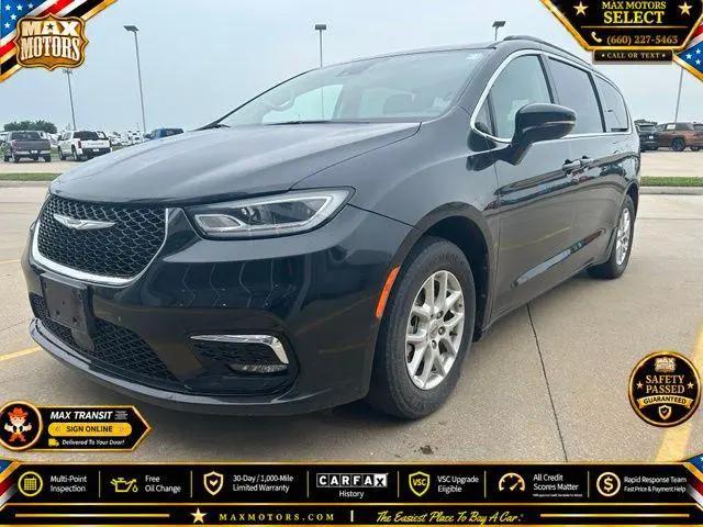 2022 Chrysler Pacifica Touring L for sale in Clinton, MO