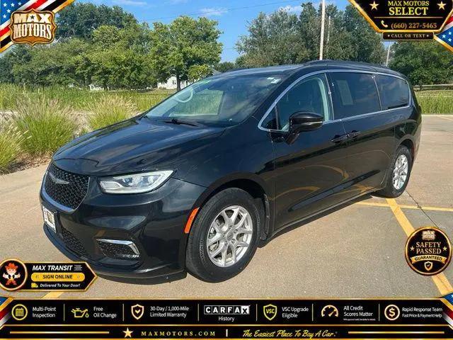 2022 Chrysler Pacifica Touring L for sale in Clinton, MO