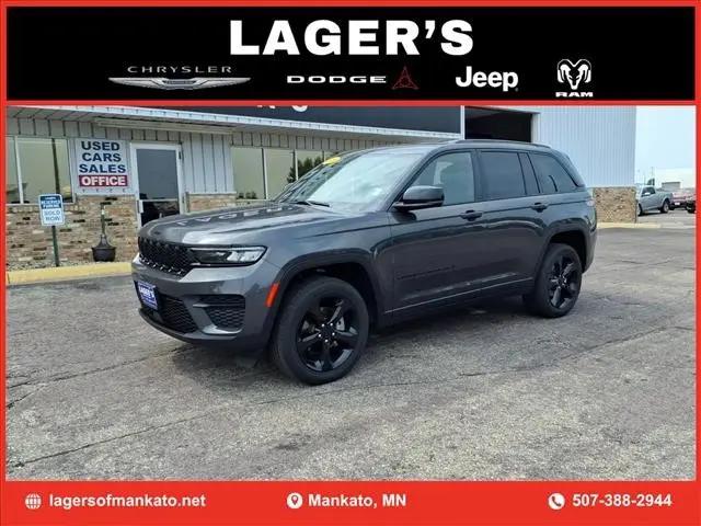 2023 Jeep Grand Cherokee Altitude 4x4 for sale in Mankato, MN