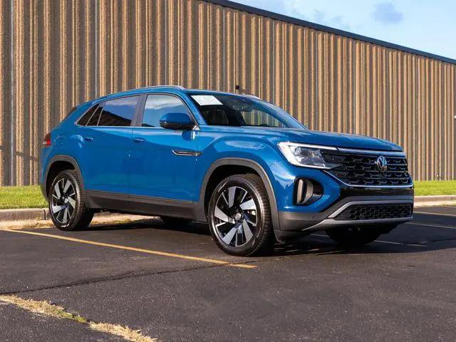 2025 Volkswagen Atlas Cross Sport 2.0T SE w/Technology for sale in Glendale, WI